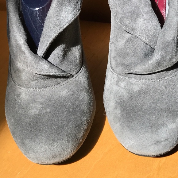 Enzo Angiolini™ Gray Suede Booties - Picture 6 of 7